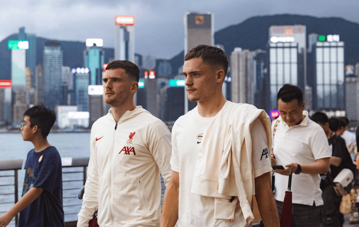 利物浦香港行CITYWALK 维尔茨目光如炬萨拉赫笑靥如花(图)
利物浦香港行CITYWALK 维尔茨目光如炬萨拉赫笑靥如花(图)